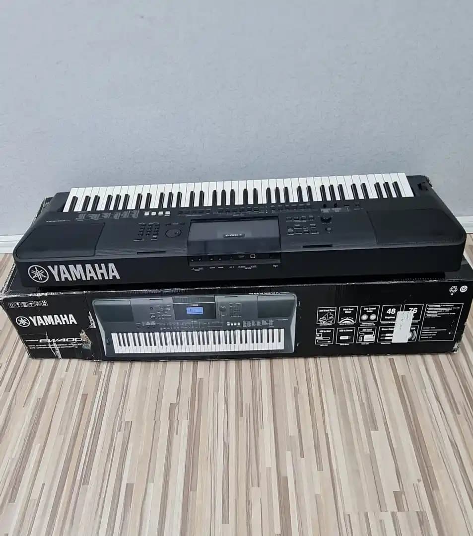 piano Yamaha  - 2