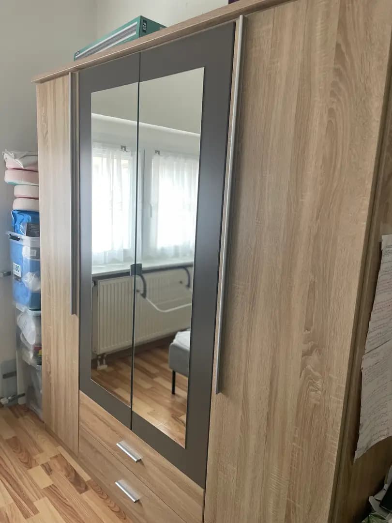 Kleiderschrank - 2